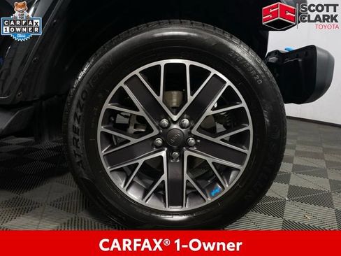 Used 2023 Jeep Wrangler Unlimited Sahara w/ Cold Weather Group AWD/4WD image 12