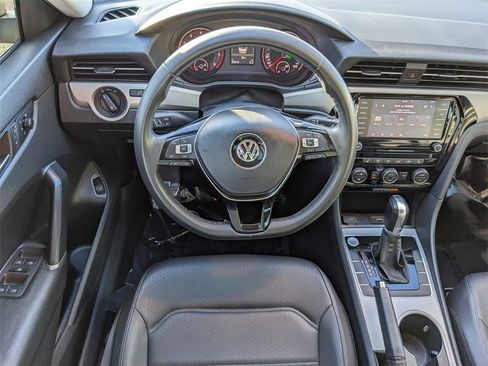 Used 2021 Volkswagen Passat 2.0T SE image 14