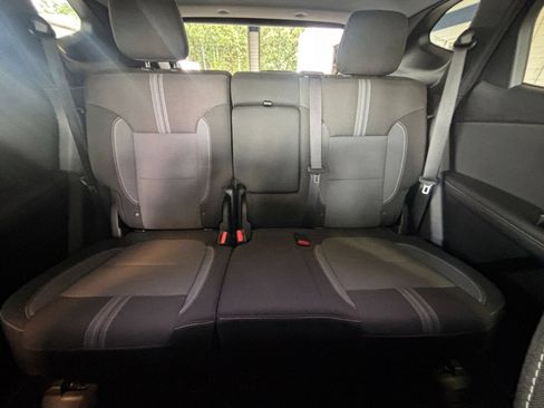 Used 2025 Chevrolet Blazer LT FWD image 39
