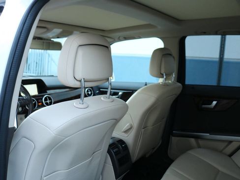 Used 2015 Mercedes-Benz GLK 350 GLK 350 4MATIC AWD 4dr SUV image 15