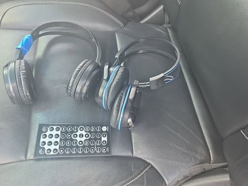 Used 2018 Chevrolet Suburban LT RWD image 27