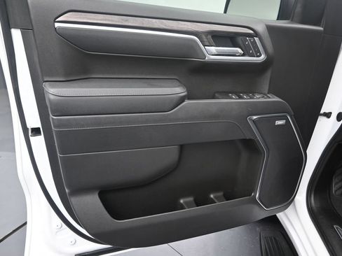 Used 2025 Chevrolet Silverado 1500 LTZ RWD image 13
