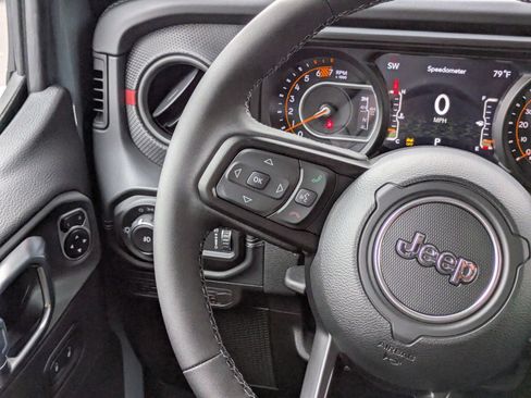 New 2026 Jeep Wrangler Unlimited Rubicon AWD/4WD image 18