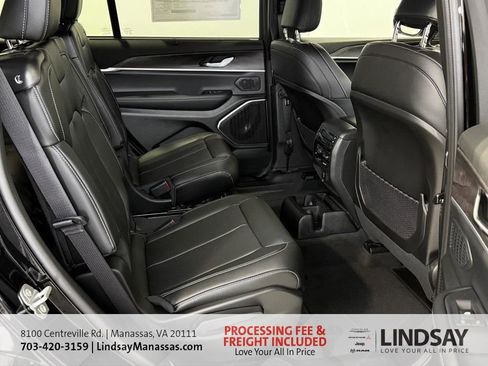 New 2025 Jeep Grand Cherokee L Limited w/ Luxury Tech Group II AWD/4WD image 15