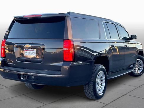 Used 2018 Chevrolet Suburban LT image 11