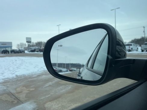 Used 2025 Chevrolet Trax RS w/ Driver Confidence Package image 55