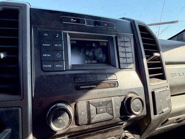 Used 2017 Ford F550 4x4 Regular Cab Super Duty image 7