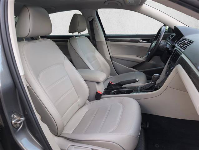 Used 2018 Volkswagen Passat 2.0T SE w/ SE Lighting Package FWD image 26