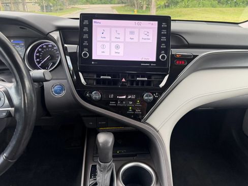 Used 2021 Toyota Camry LE w/ Cold Weather Package FWD image 17