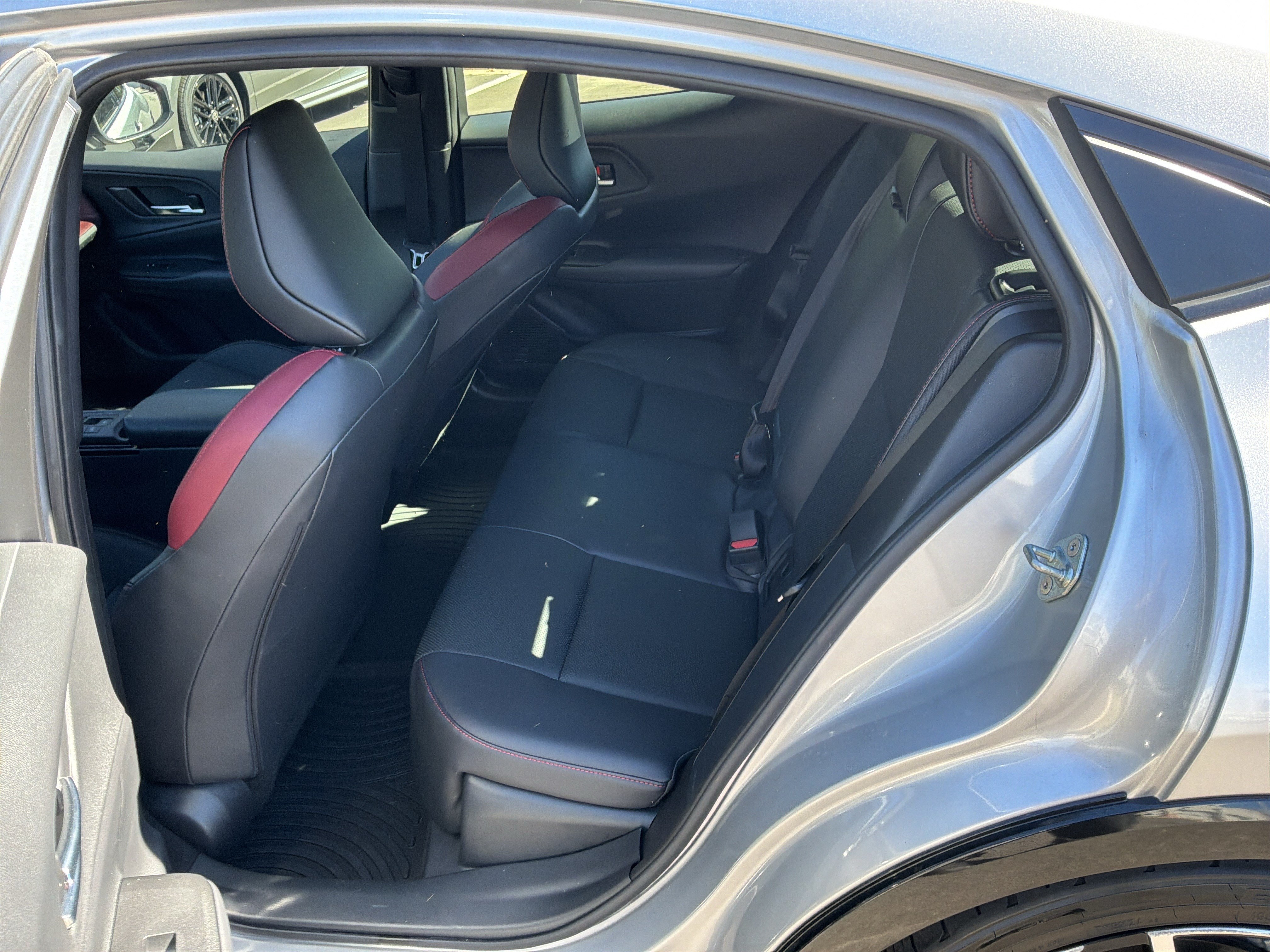 Used 2025 Toyota Prius Plug-In Hybrid w/ Limited Premium Package FWD image 31