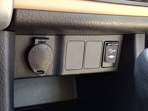 Used 2017 Toyota Corolla LE w/ Carpet Mat Package (TMS) FWD image 24