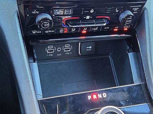 Used 2023 Jeep Grand Cherokee Altitude image 29