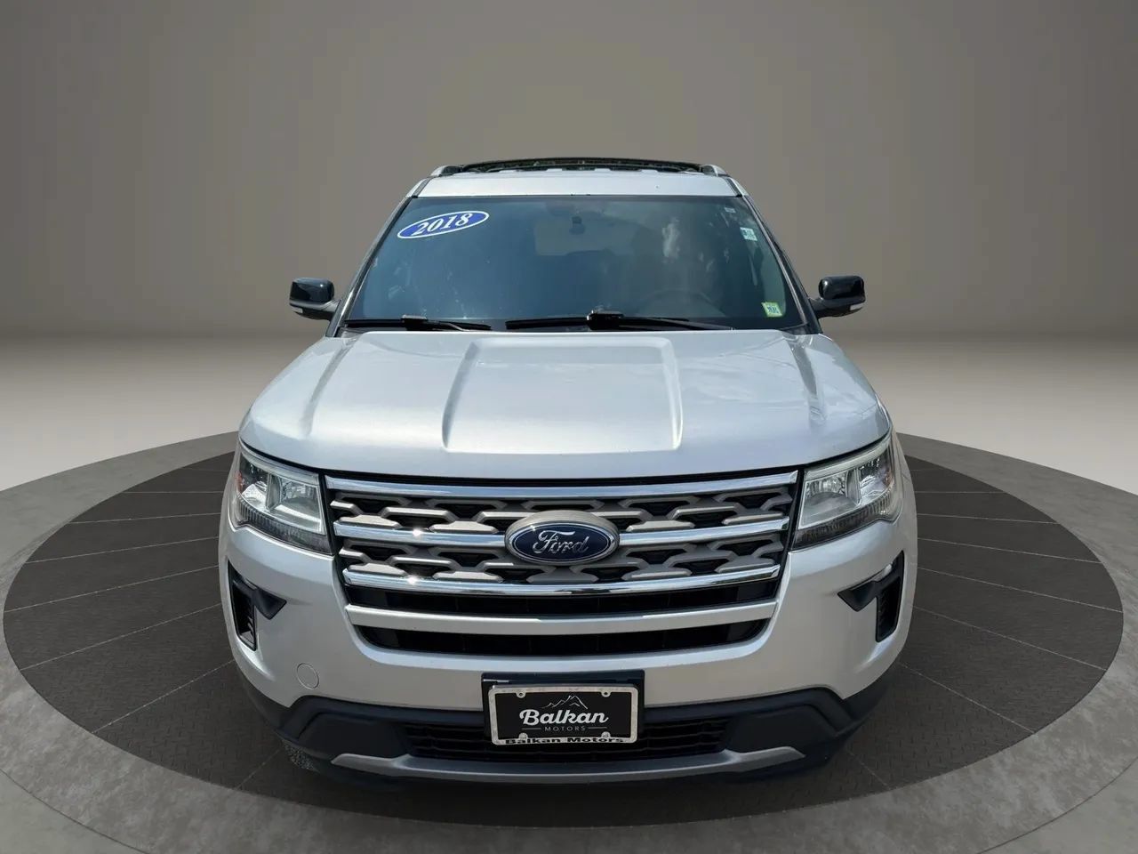 Used 2018 Ford Explorer XLT w/ Equipment Group 201A AWD/4WD image 15