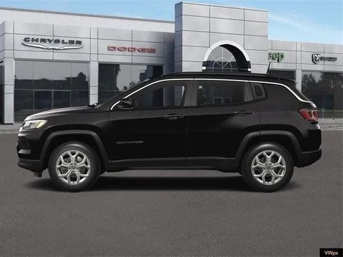 New 2024 Jeep Compass Latitude w/ Convenience Group AWD/4WD image 3