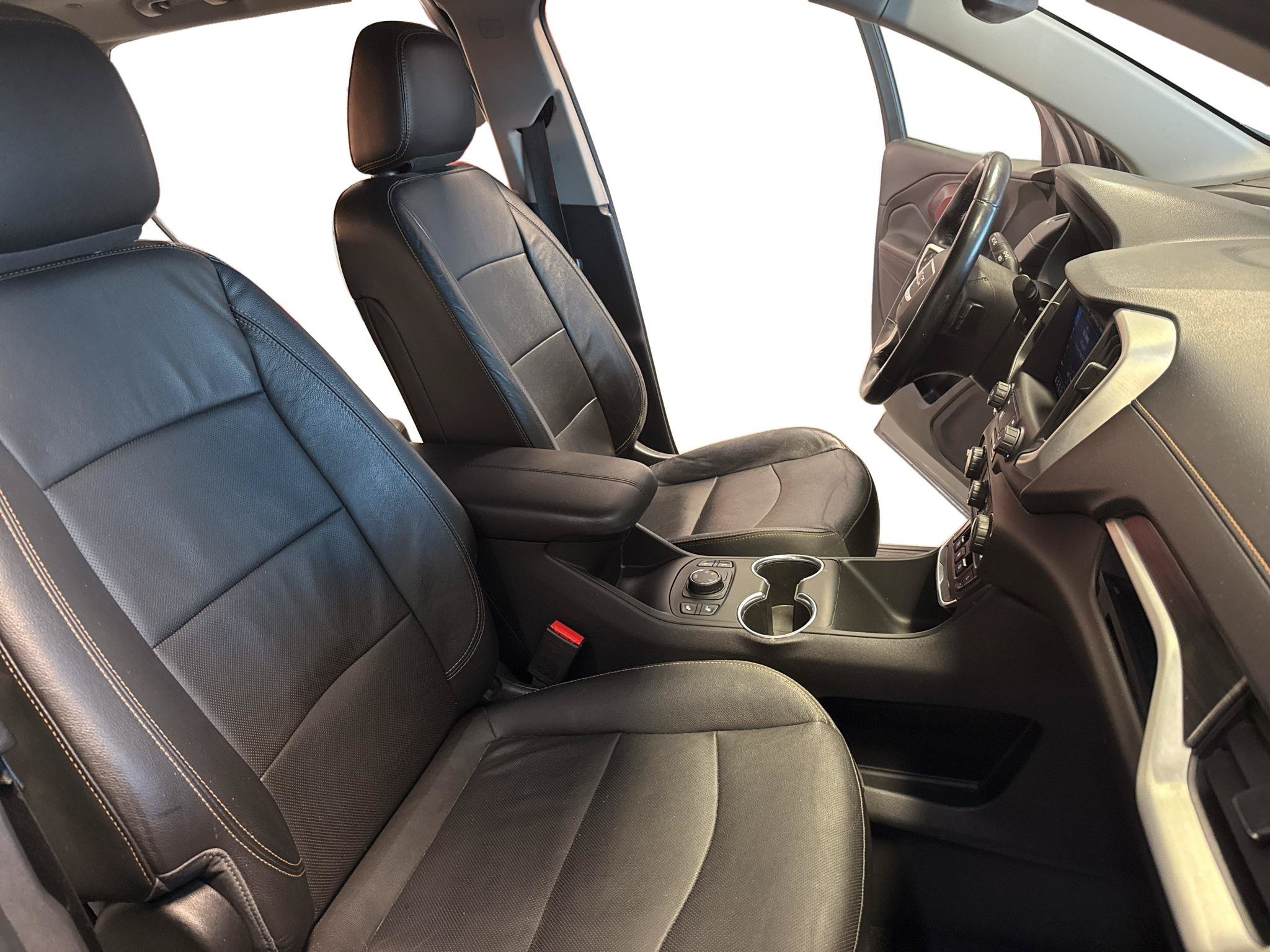 Used 2020 GMC Terrain SLT w/ Preferred Package AWD/4WD image 17