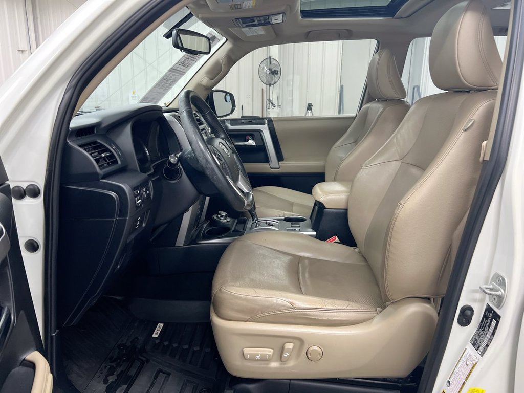 Used 2018 Toyota 4Runner Limited AWD/4WD image 21