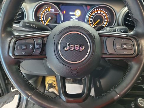 Used 2021 Jeep Wrangler Unlimited Sport AWD/4WD image 3