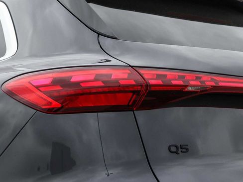 Used 2025 Audi Q5 Premium w/ Premium Plus AWD/4WD image 12