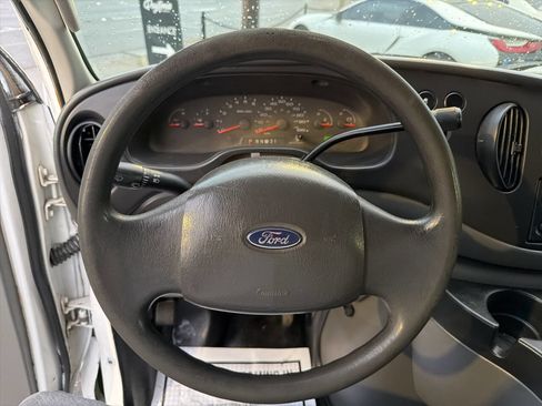 Used 2008 Ford E-350 and Econoline 350 XLT RWD image 28