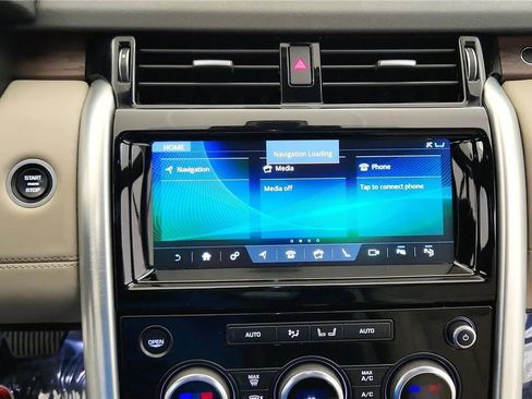 Used 2020 Land Rover Discovery HSE image 24