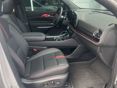 Used 2024 Chevrolet Traverse RS AWD/4WD image 8