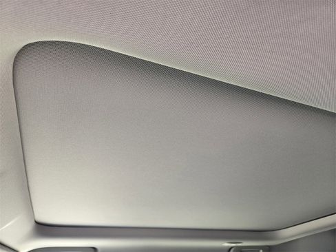 New 2025 Mitsubishi Outlander SE image 18