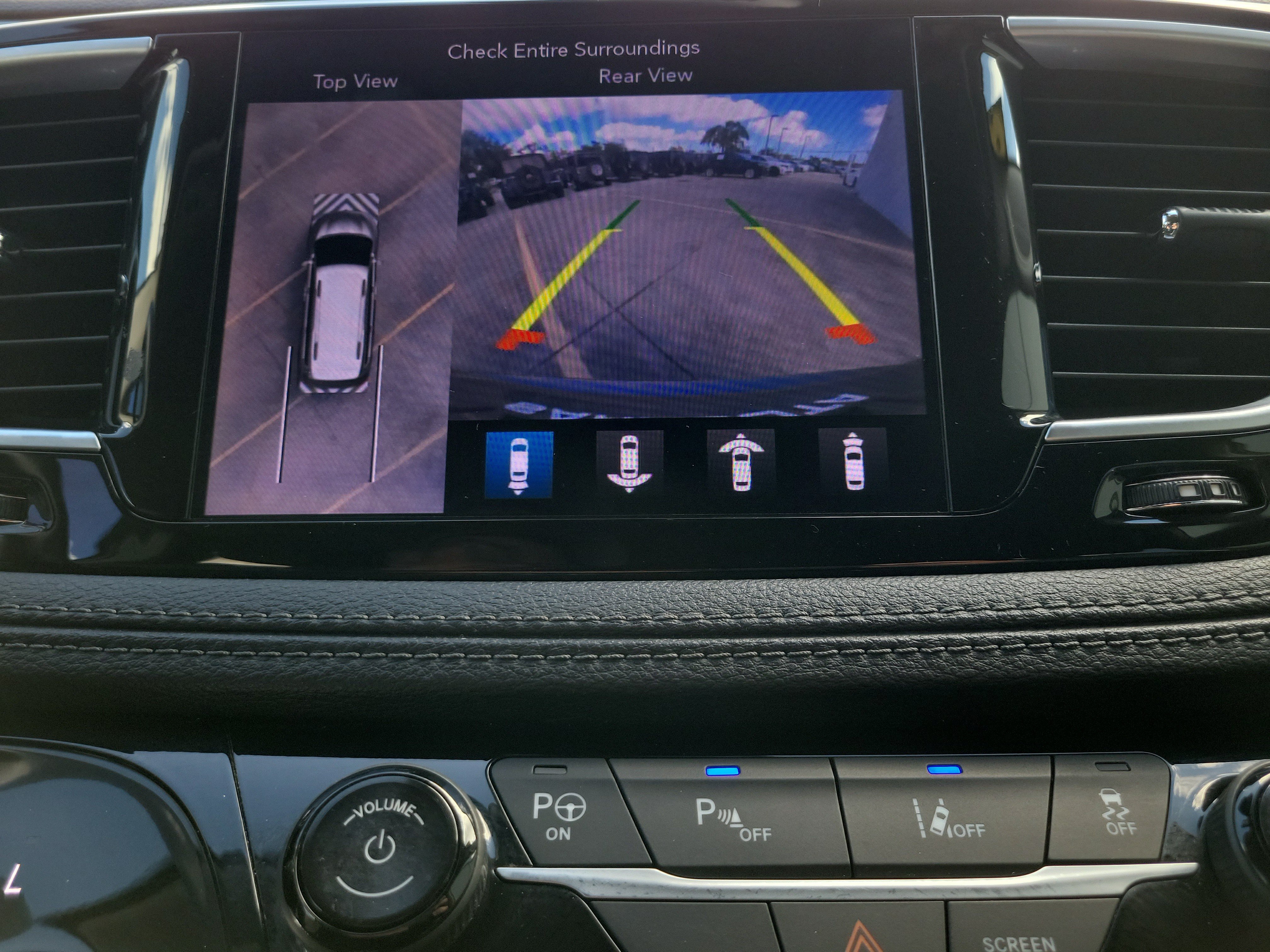 Used 2018 Chrysler Pacifica Limited w/ Advanced Safetytec Group FWD image 24