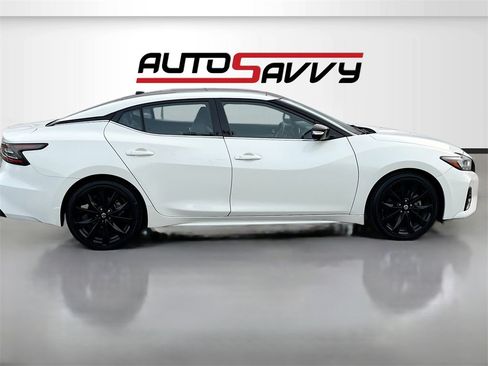 Used 2022 Nissan Maxima SR w/ Sport Mat Group image 8