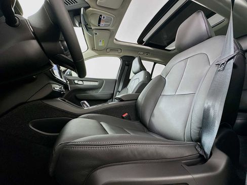 New 2026 Volvo XC40 B5 Plus w/ Protection Package Premier image 19