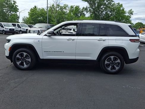 Used 2022 Jeep Grand Cherokee Limited 4xe w/ Luxury Tech Group II AWD/4WD image 7
