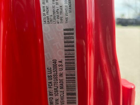 Used 2025 Jeep Gladiator Mojave image 21