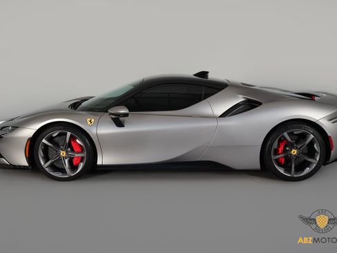Used 2021 Ferrari SF90 Stradale AWD/4WD image 5