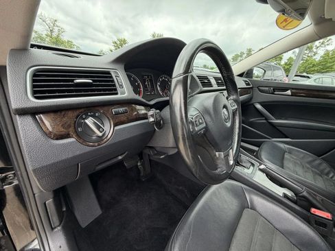 Used 2014 Volkswagen Passat 1.8T SEL Premium FWD image 11
