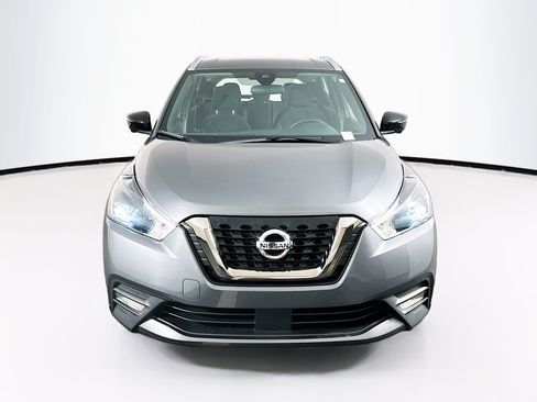 Used 2020 Nissan Kicks SR FWD image 2