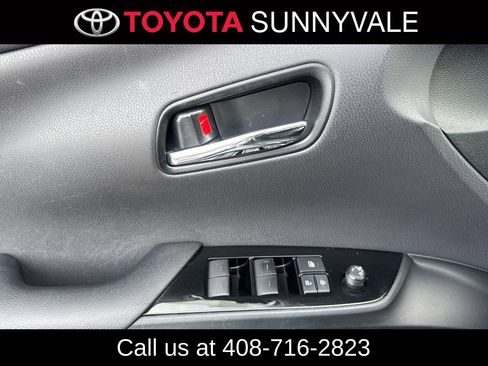 Used 2019 Toyota Prius Prime Premium FWD image 15