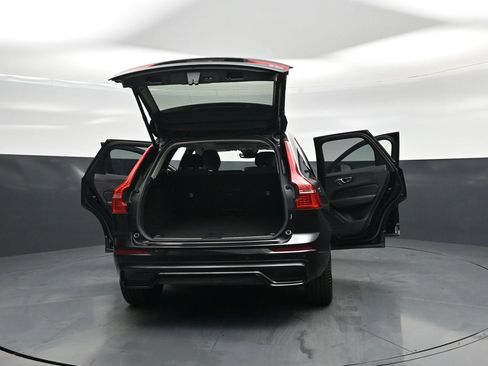 Used 2025 Volvo XC60 B5 Plus AWD/4WD image 35