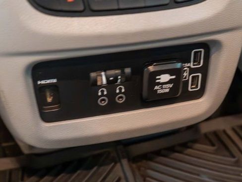 Used 2020 Honda Pilot Touring image 23