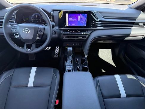 Used 2025 Toyota Camry SE w/ Convenience Package FWD image 20