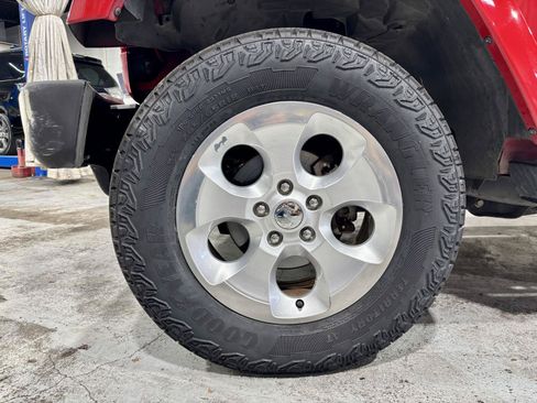 Used 2013 Jeep Wrangler Unlimited Sahara AWD/4WD image 22