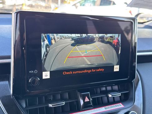 Used 2024 Toyota Corolla Cross XLE w/ Convenience Package image 27