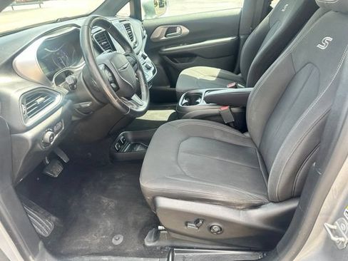 Used 2018 Chrysler Pacifica Touring Plus w/ S Appearance Package FWD image 20