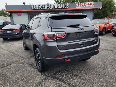 Used 2019 Jeep Compass Trailhawk w/ Leather Interior Group AWD/4WD image 5