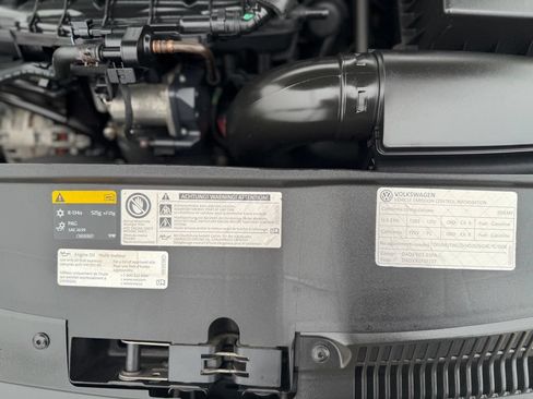 Used 2013 Volkswagen GTI 4-Door FWD image 19