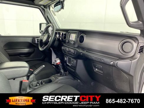 Used 2021 Jeep Wrangler Sport AWD/4WD image 31