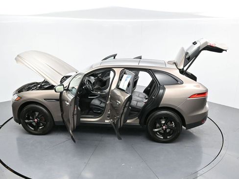 Used 2017 Jaguar F-PACE Premium image 43