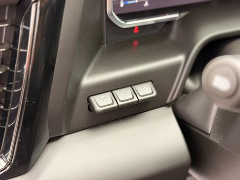 Used 2025 GMC Sierra 1500 AT4 w/ Technology Package AWD/4WD image 14