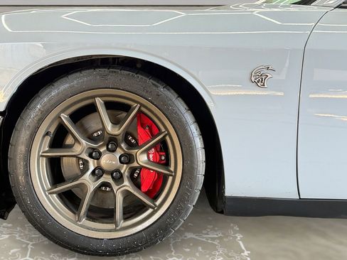 Used 2020 Dodge Challenger SRT Hellcat w/ Driver Convenience Group RWD image 14