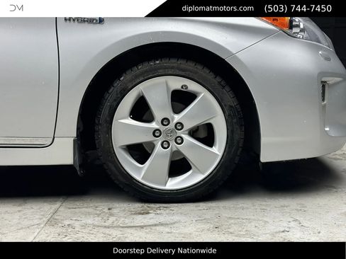 Used 2014 Toyota Prius Five w/ Advanced Technology Package image 37