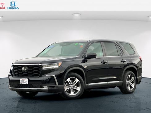 Certified 2025 Honda Pilot EX-L image 1