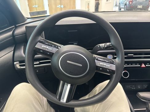 Used 2025 Hyundai Santa Cruz SEL image 3